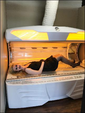 elle_fanning_the_great_hulu003 (1500x2000, 373 kБ...)